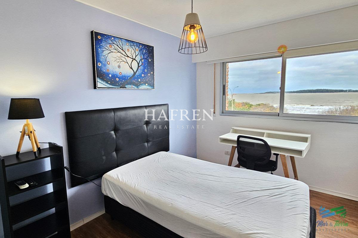 Apartamento ID.383 - Edificio de 3 dormitorios en Punta del Este primera línea Mansa