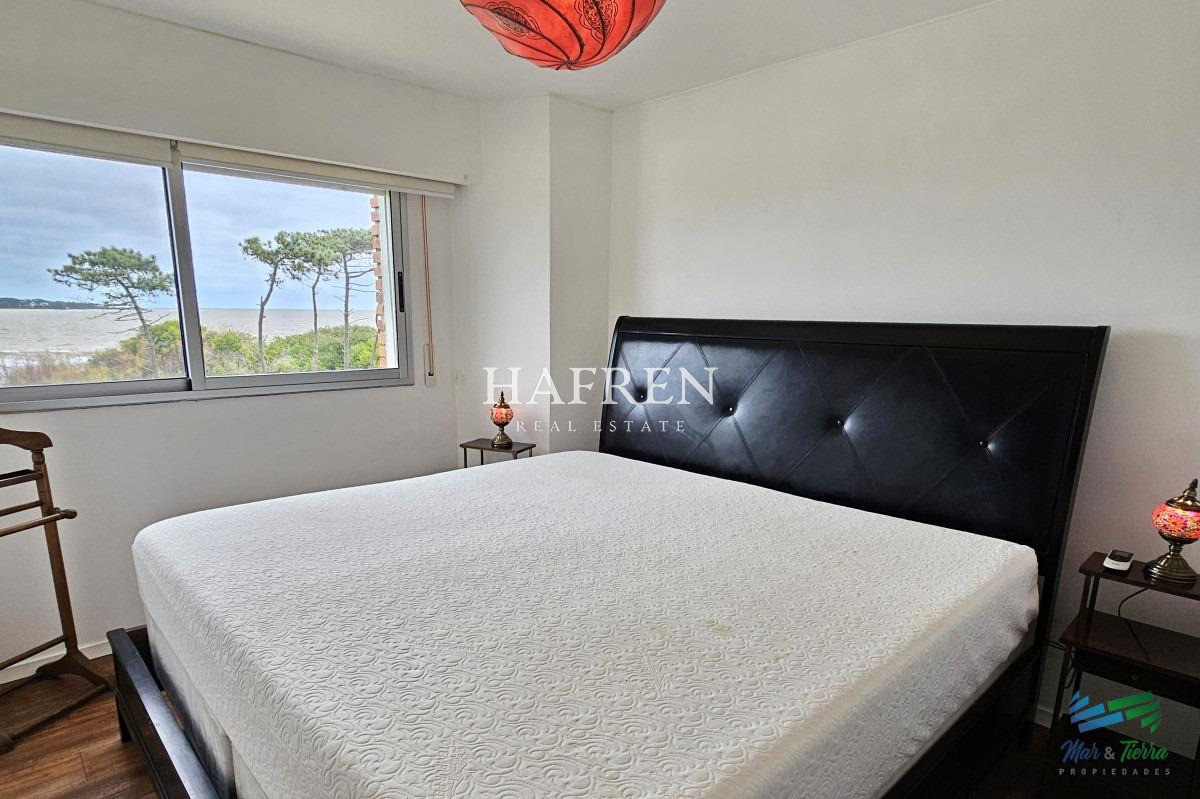 Apartamento ID.383 - Edificio de 3 dormitorios en Punta del Este primera línea Mansa