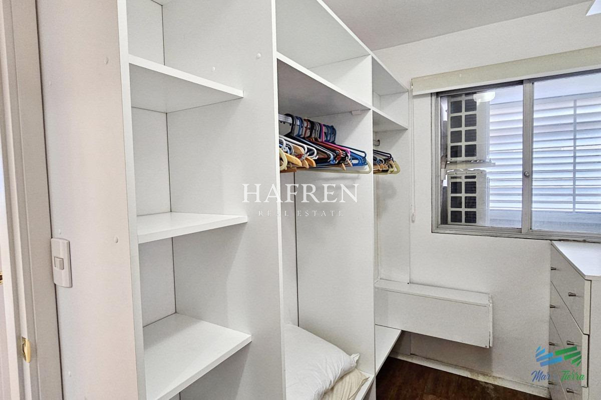 Apartamento ID.383 - Edificio de 3 dormitorios en Punta del Este primera línea Mansa
