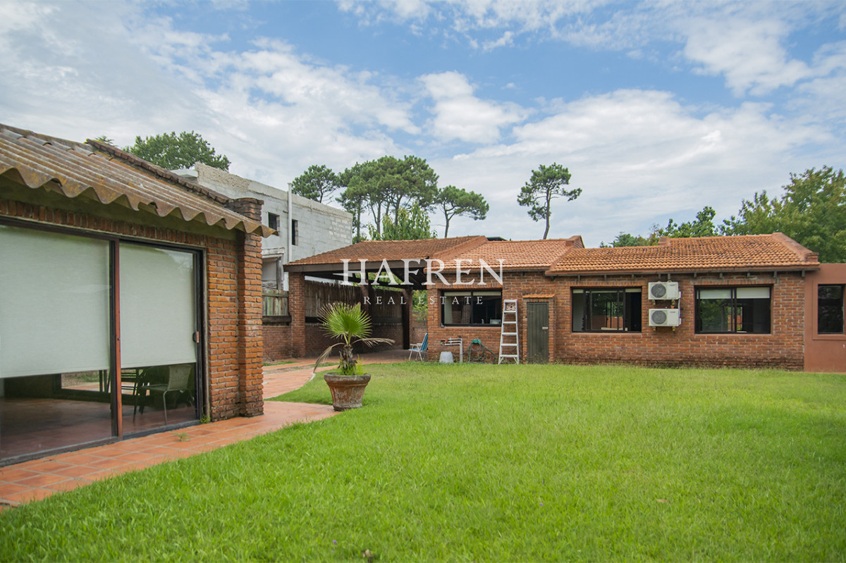 Casa ID.488 - En venta casa de 3 Dormitorios en Jardines de Córdoba con Barbacoa 