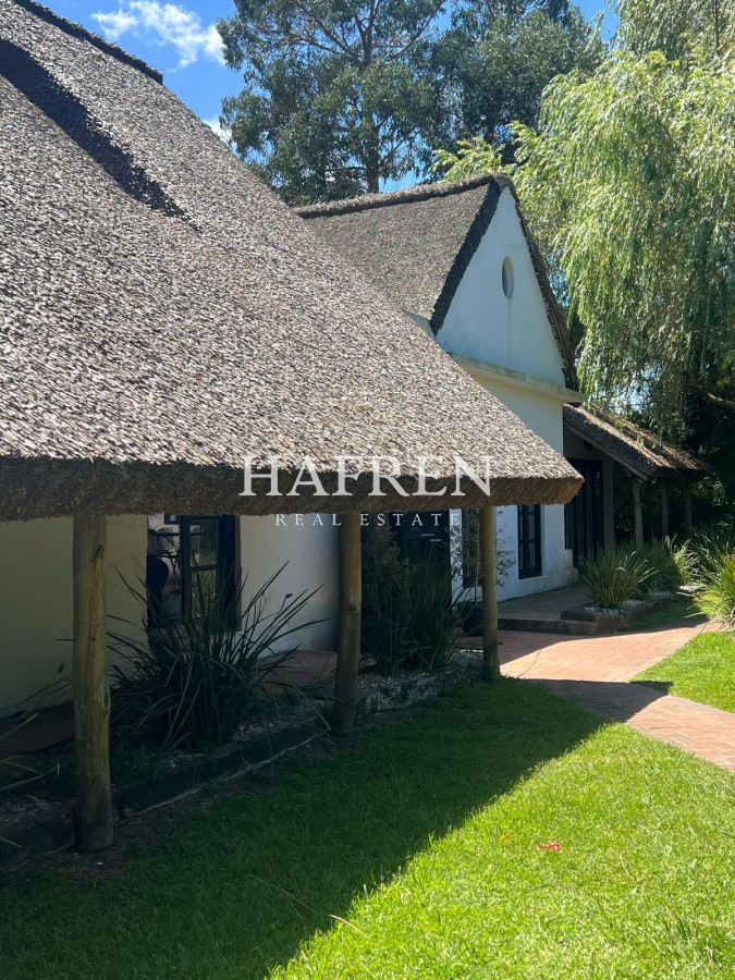 Casa ID.295 - Casa a la venta de 6 dormitorios en La Barra, El Tesoro a 200 mts de ruta 10