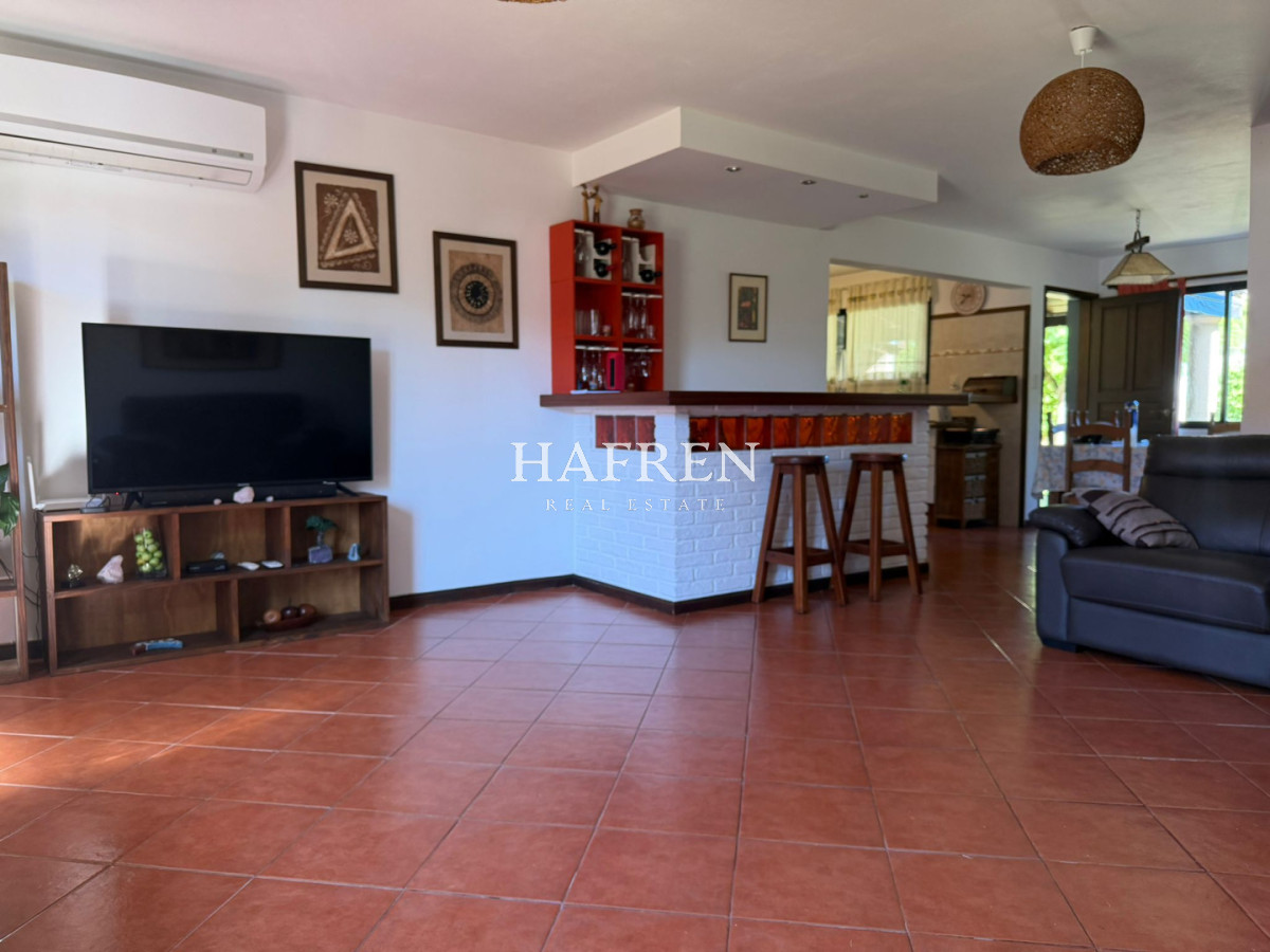 Casa ID.489 - Chaletde 6 dormitorios en venta en barrio cerrado, Punta del Este
