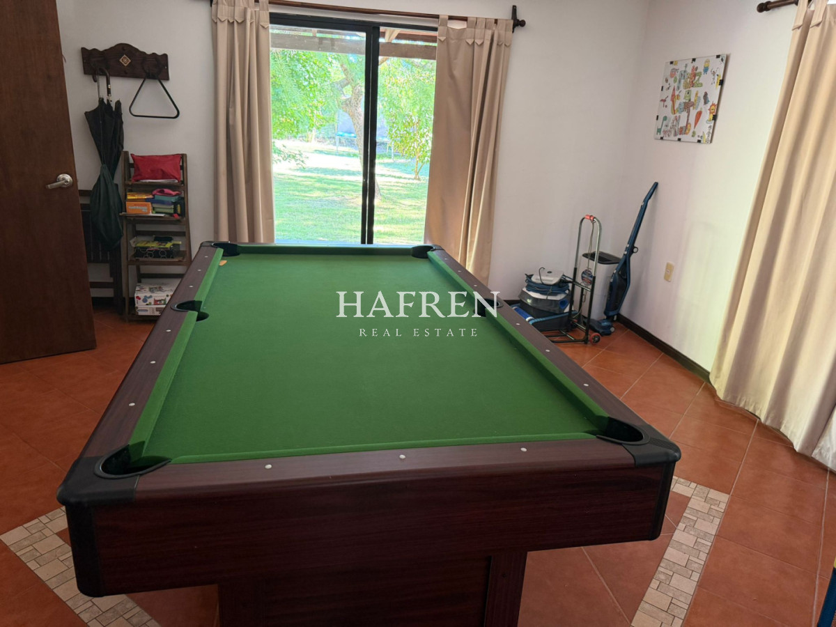 Casa ID.489 - Chaletde 6 dormitorios en venta en barrio cerrado, Punta del Este