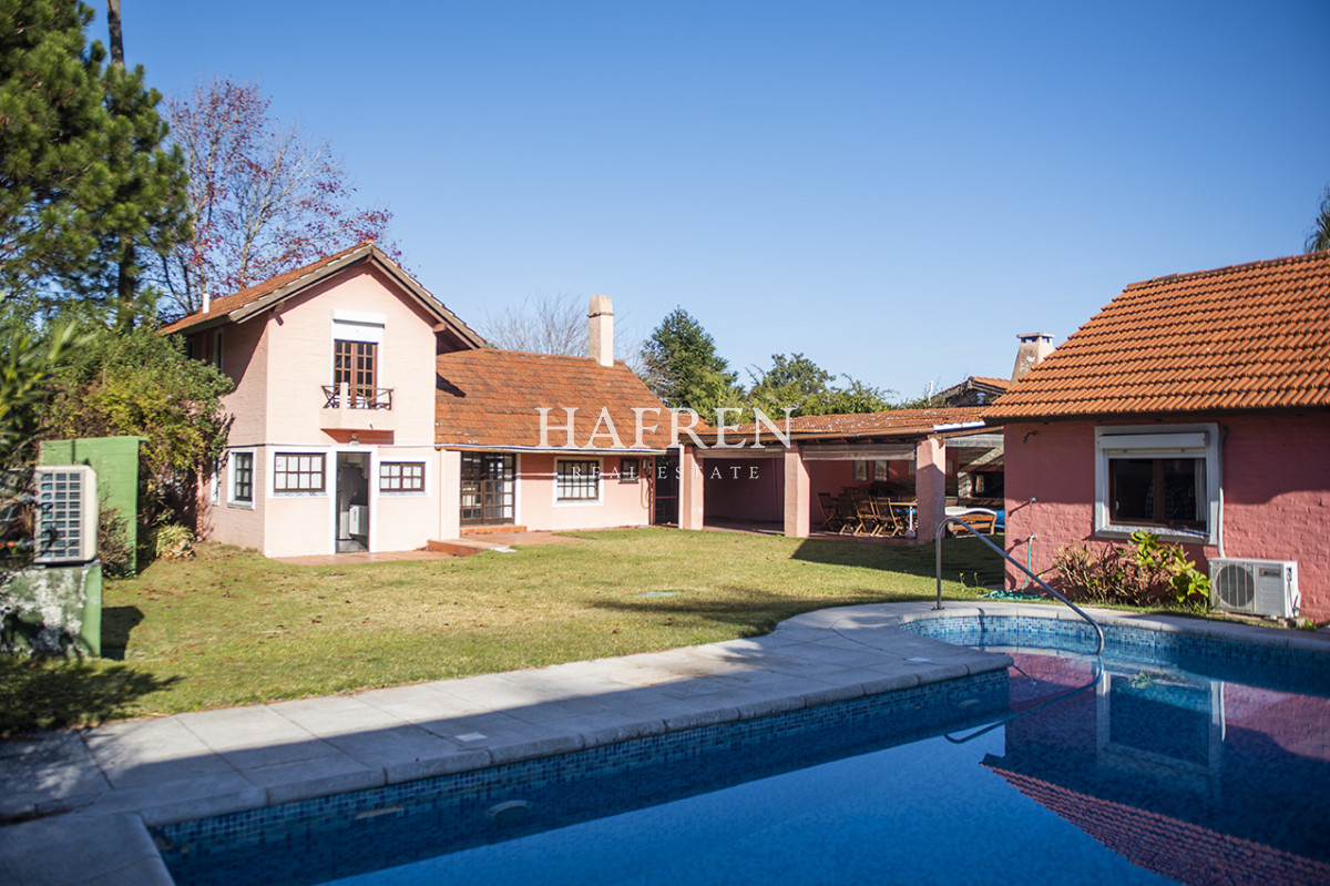 Casa ID.487 - Muy linda casa en venta, zona inmejorable, 3 dormitorios y servicio