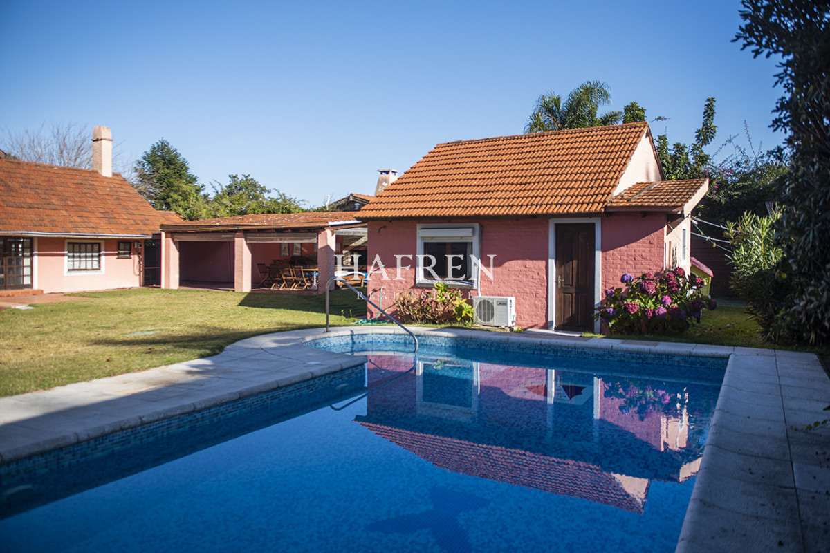 Casa ID.487 - Muy linda casa en venta, zona inmejorable, 3 dormitorios y servicio