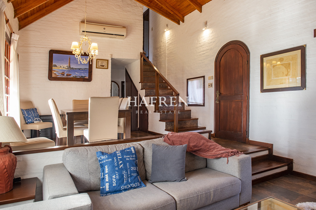 Casa ID.487 - Muy linda casa en venta, zona inmejorable, 3 dormitorios y servicio