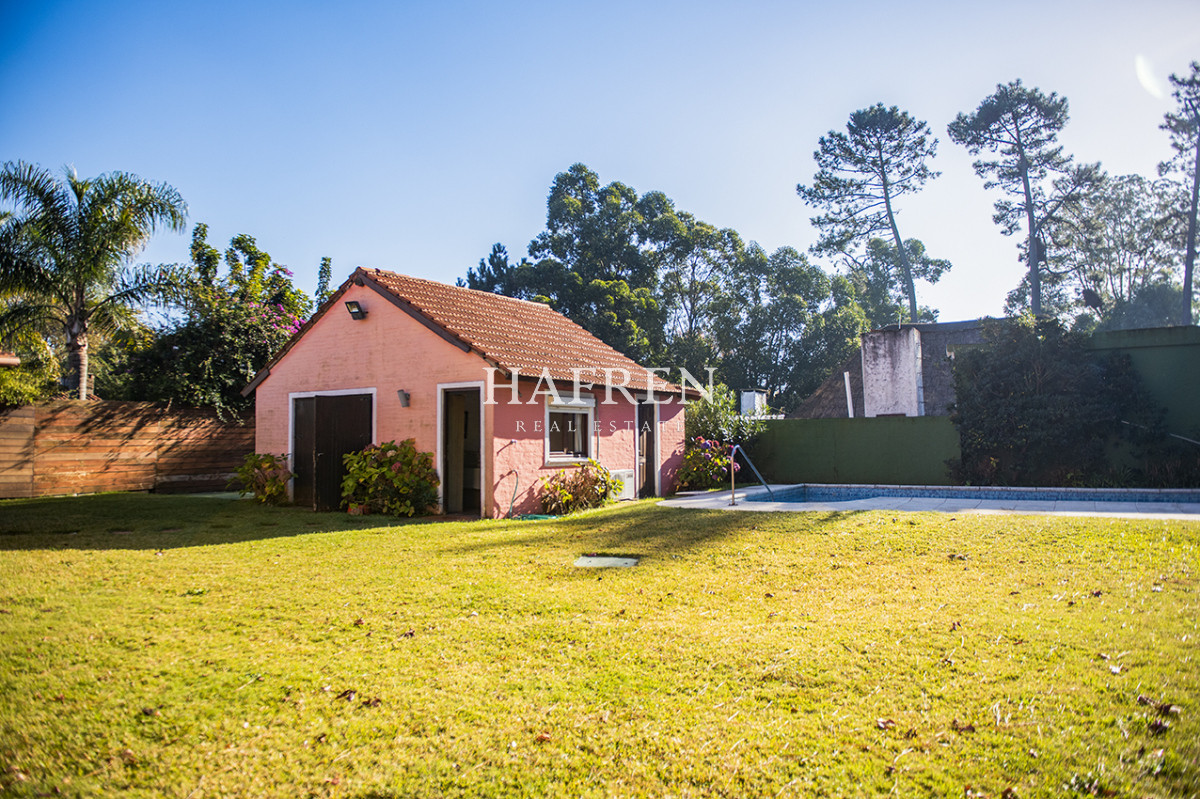 Casa ID.487 - Muy linda casa en venta, zona inmejorable, 3 dormitorios y servicio