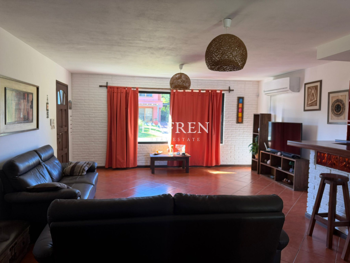 Casa ID.489 - Chaletde 6 dormitorios en venta en barrio cerrado, Punta del Este