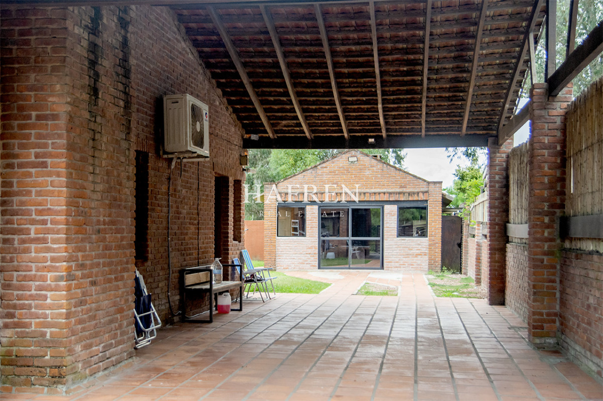 Casa ID.488 - En venta casa de 3 Dormitorios en Jardines de Córdoba con Barbacoa 