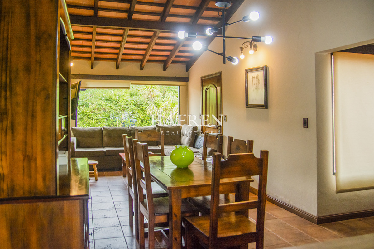 Casa ID.488 - En venta casa de 3 Dormitorios en Jardines de Córdoba con Barbacoa 