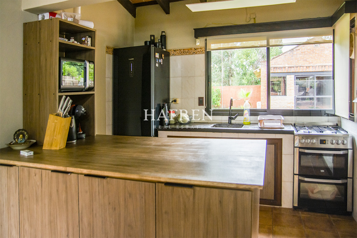 Casa ID.488 - En venta casa de 3 Dormitorios en Jardines de Córdoba con Barbacoa 