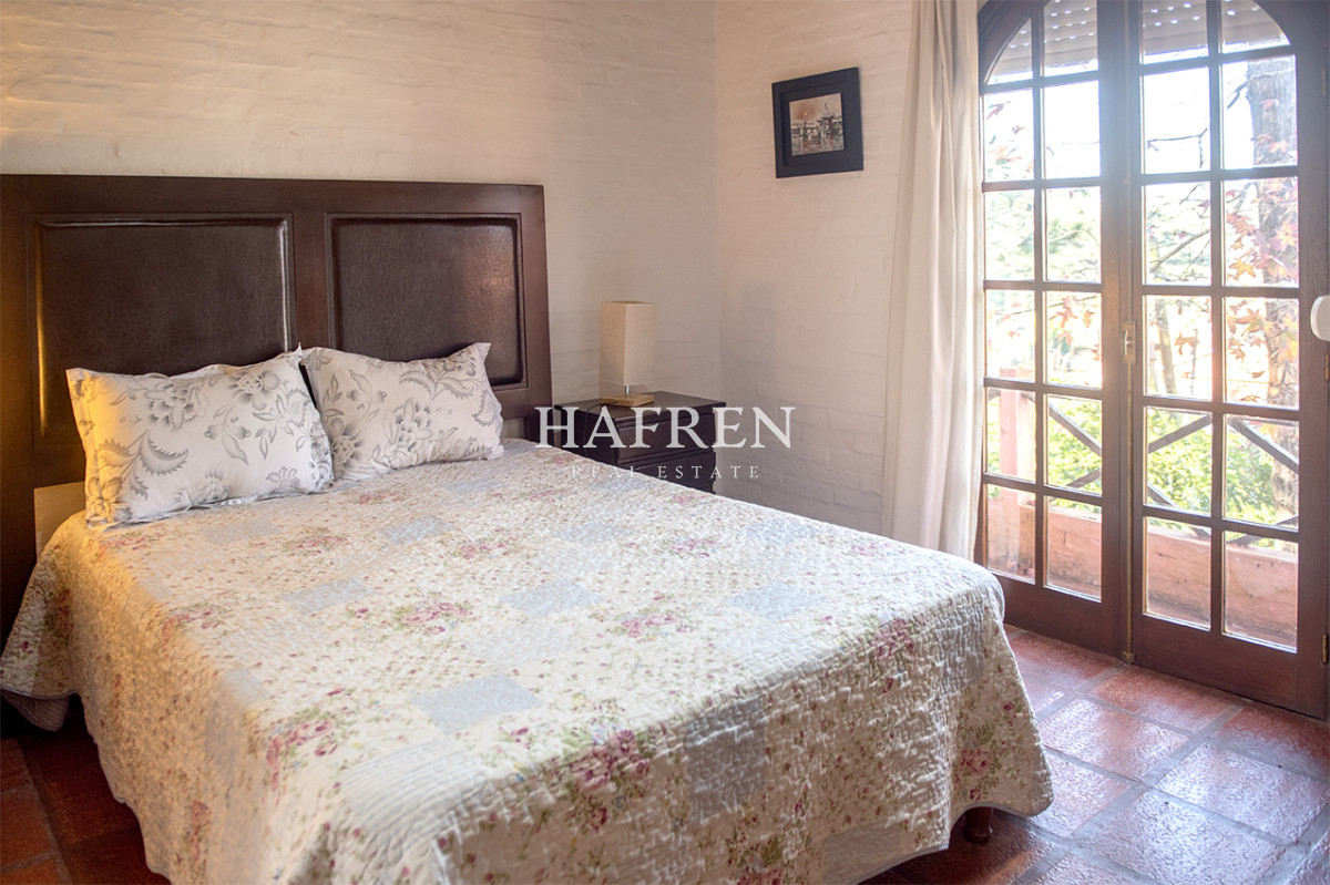 Casa ID.487 - Muy linda casa en venta, zona inmejorable, 3 dormitorios y servicio