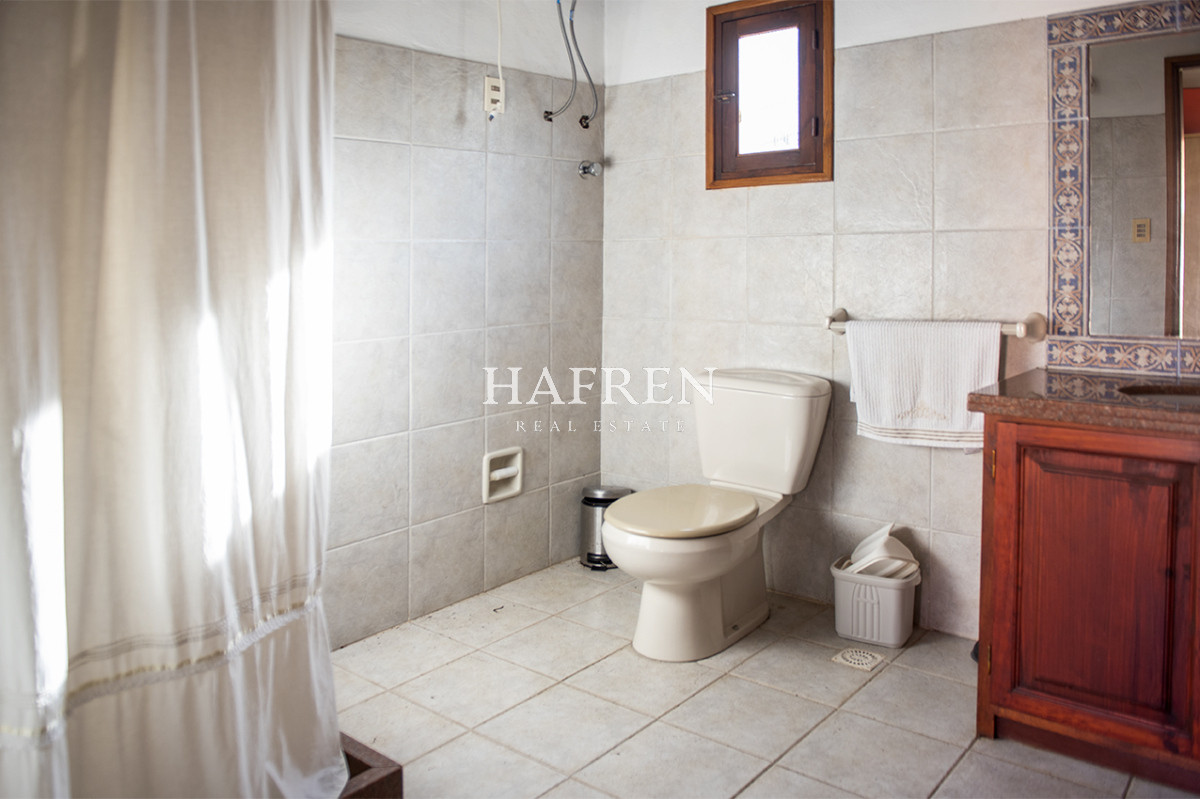 Casa ID.487 - Muy linda casa en venta, zona inmejorable, 3 dormitorios y servicio