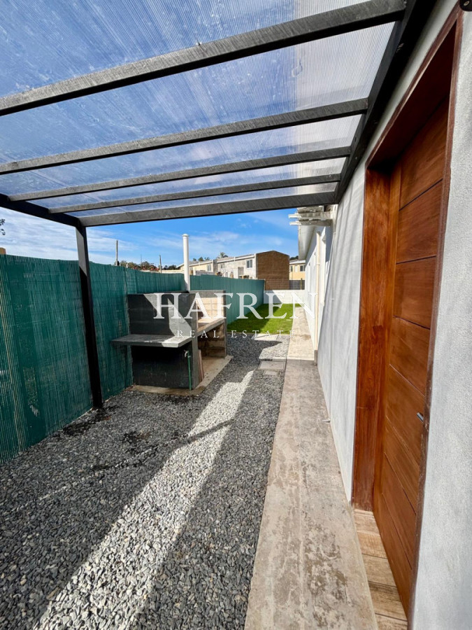 Casa ID.511 - En venta casa en Altos de la Laguna, Maldonado de 2 dormitorios con parrillero.