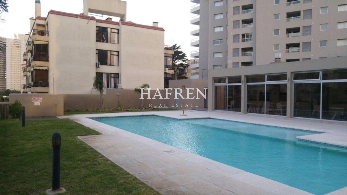 Apartamento ID.407 - Apartamento en venta de 2 dormitorios en suite en Torre Moon,  Punta del Este