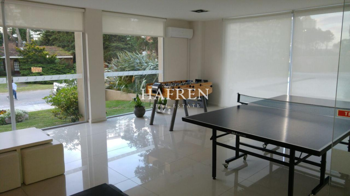 Apartamento ID.407 - Apartamento en venta de 2 dormitorios en suite en Torre Moon,  Punta del Este