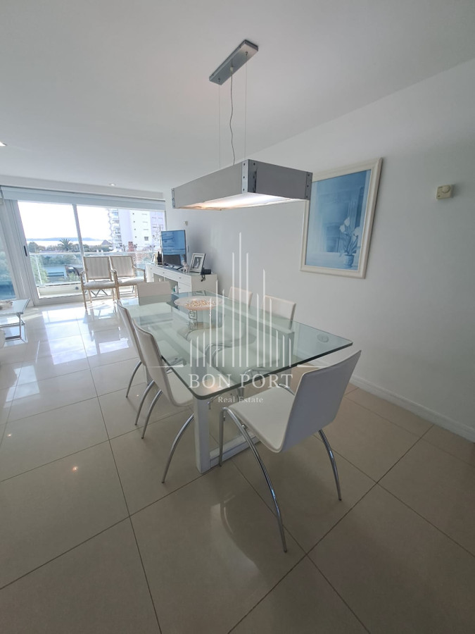 Apartamento ID.194 - Apartamento en Playa Mansa a la venta 3 Dormitorios con vista