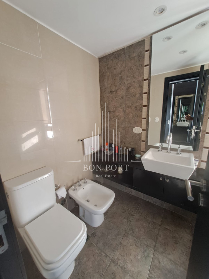 Apartamento ID.194 - Apartamento en Playa Mansa a la venta 3 Dormitorios con vista