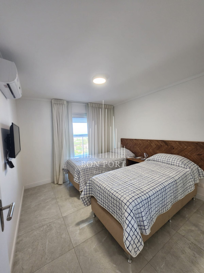 Apartamento ID.197 - MIAMI BOULEVARD, Punta del Este, Playa mansa, 2 dormitorios