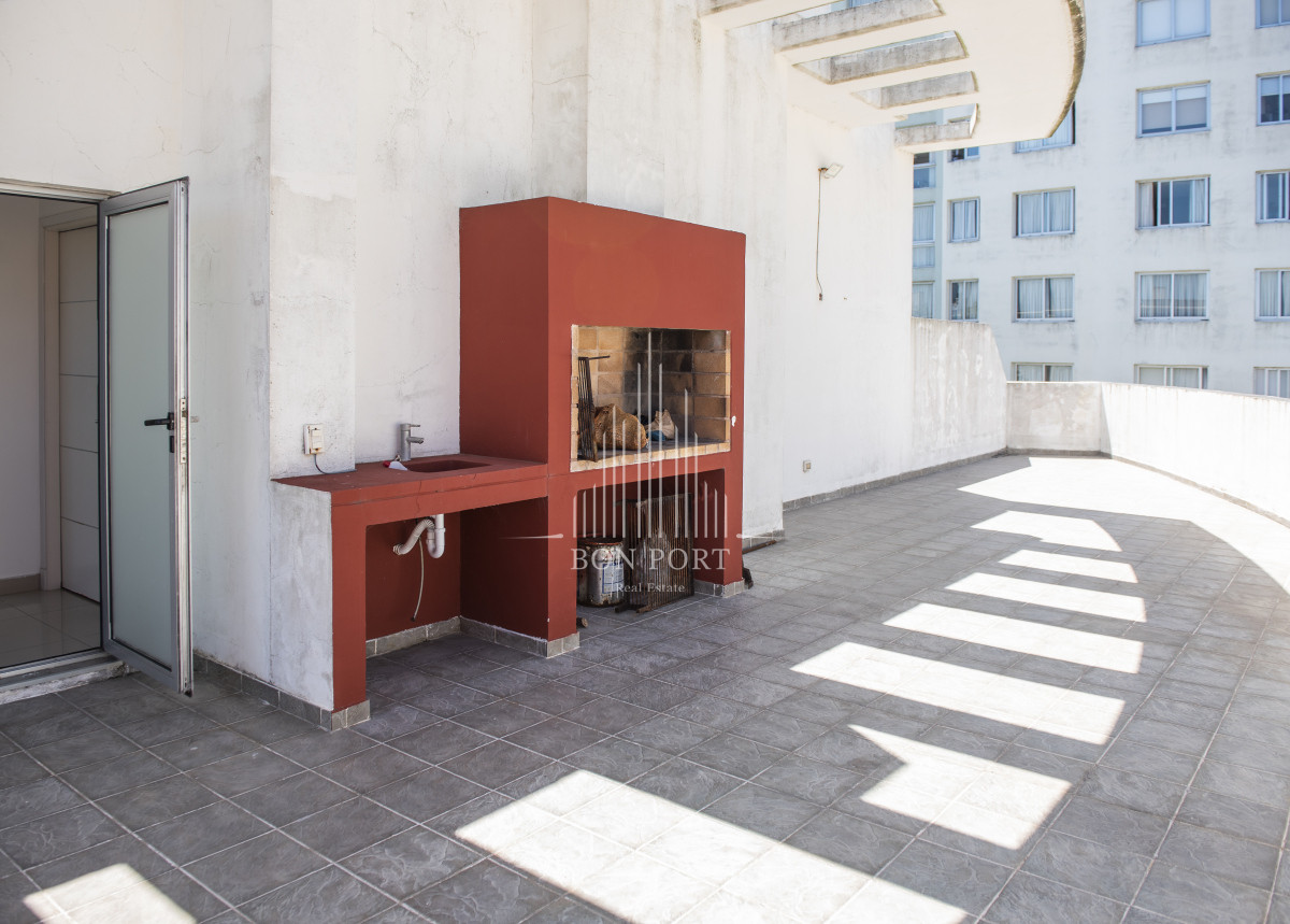 Apartamento ID.196 - Vende hermoso Penthouse en Playa Mansa con azotea propia en Punta del Este