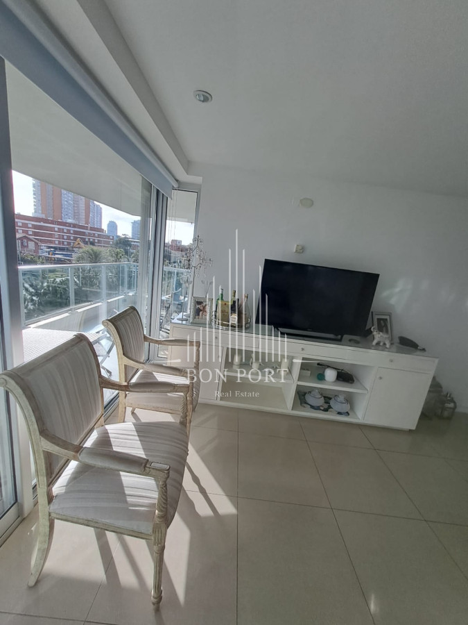 Apartamento ID.194 - Apartamento en Playa Mansa a la venta 3 Dormitorios con vista
