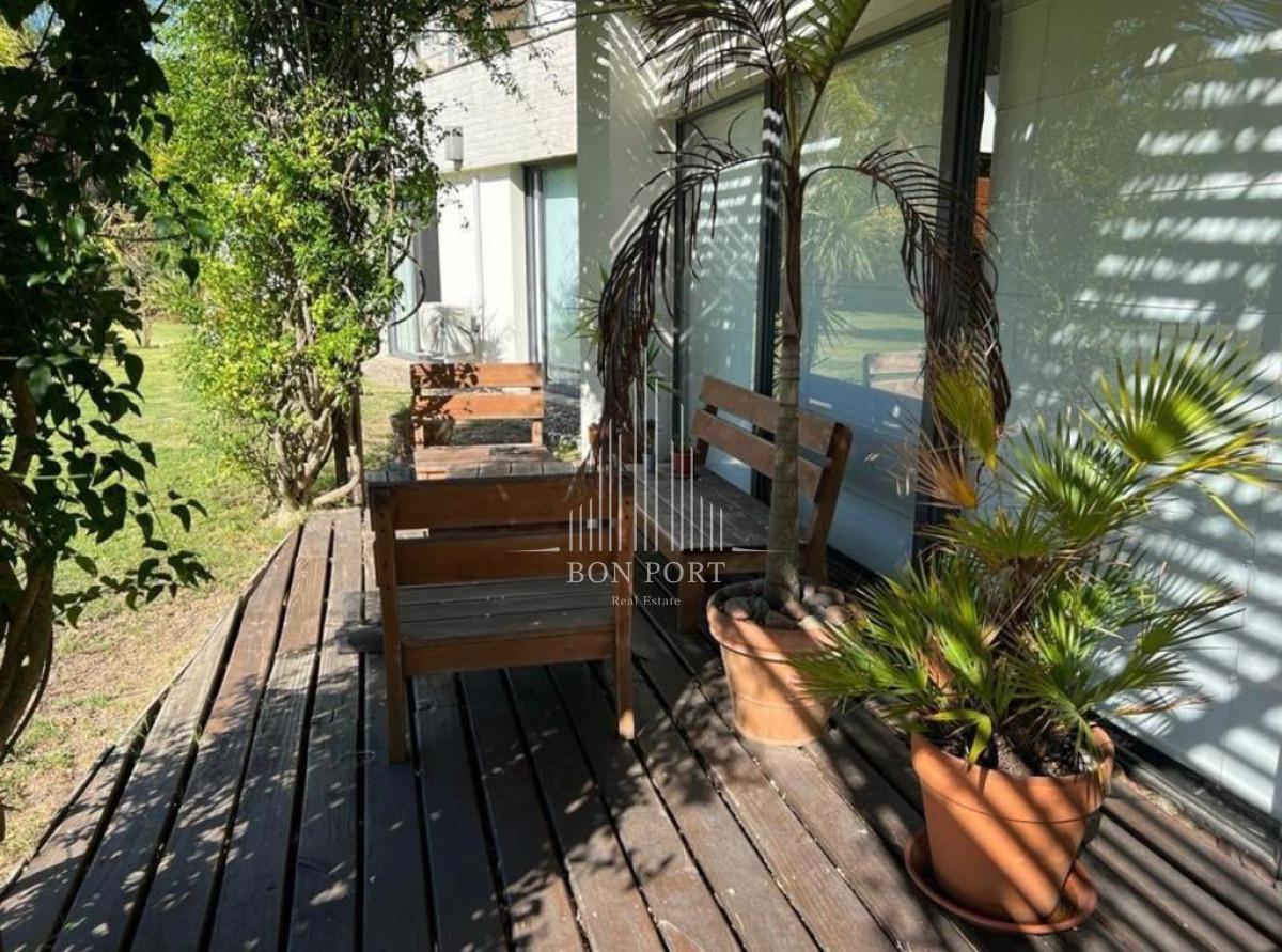 Casa ID.251 - Hermosa casa de 4 dormitorios en agradable entorno.