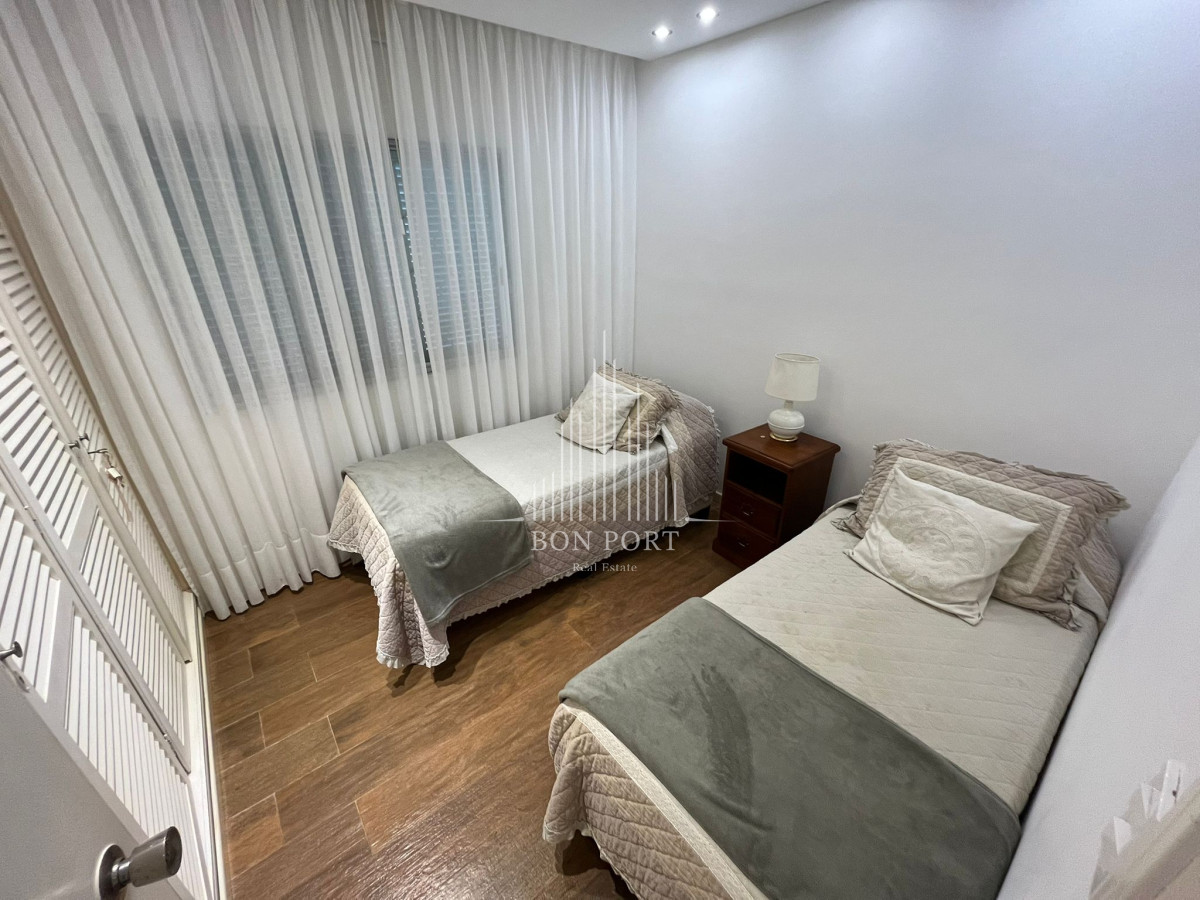 Casa ID.252 - Hermosa Casa en venta de 4 dormitorios en Cantegril, Punta del este. 