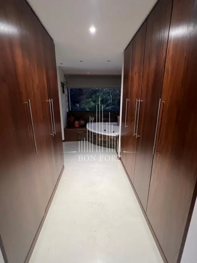 Casa ID.251 - Hermosa casa de 4 dormitorios en agradable entorno.