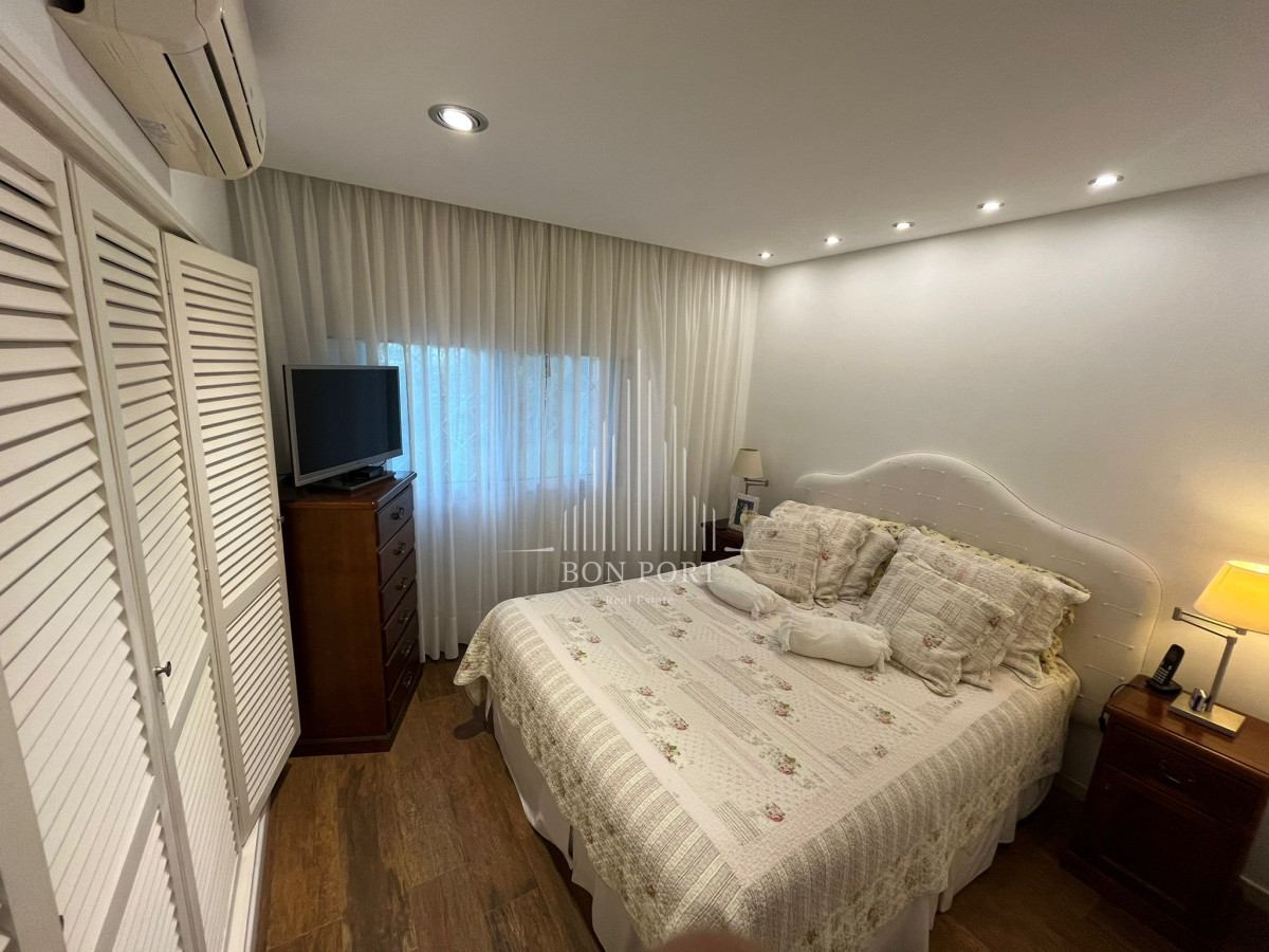 Casa ID.252 - Hermosa Casa en venta de 4 dormitorios en Cantegril, Punta del este. 