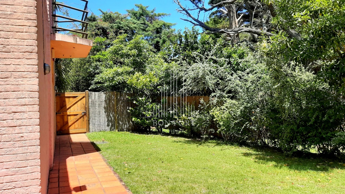 Casa ID.258 - Casa de 4 dormitorios en venta en Playa Mansa, Punta del Este