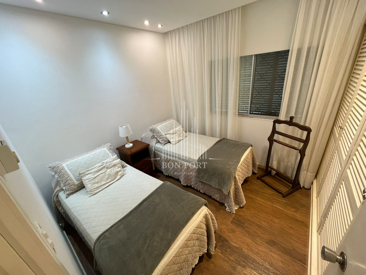 Casa ID.252 - Hermosa Casa en venta de 4 dormitorios en Cantegril, Punta del este. 