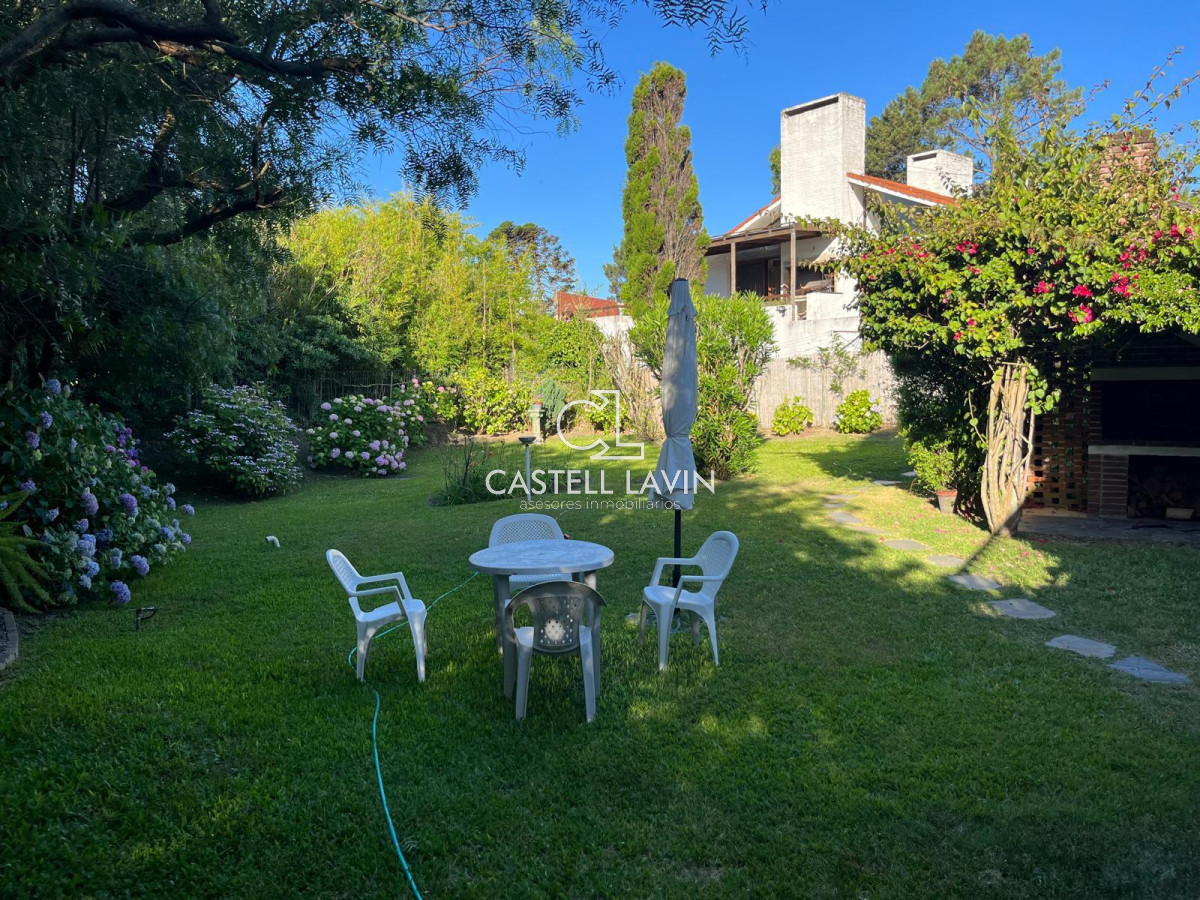 Casa ID.822 - Venta Casa 4 Dormitorios a metros de Playa Mansa Punta del Este