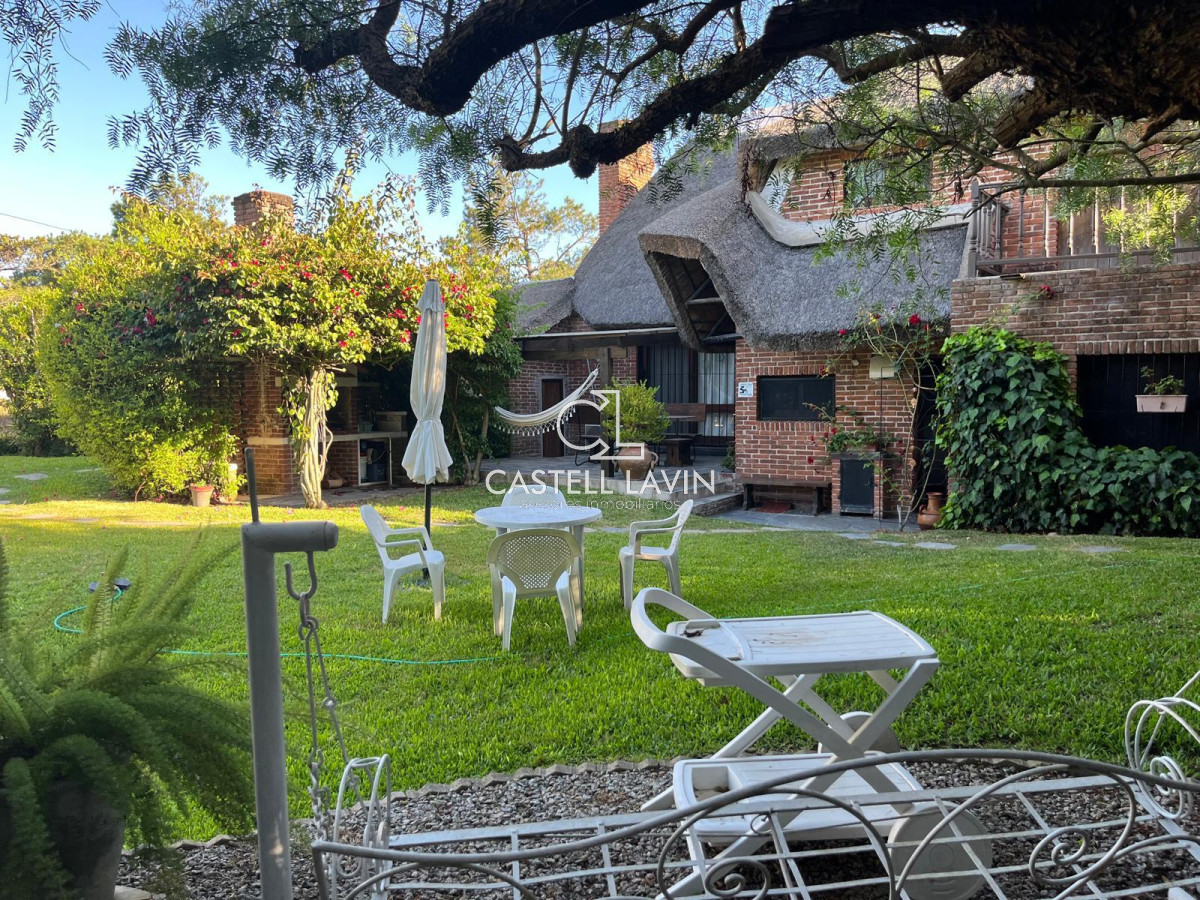 Casa ID.822 - Venta Casa 4 Dormitorios a metros de Playa Mansa Punta del Este