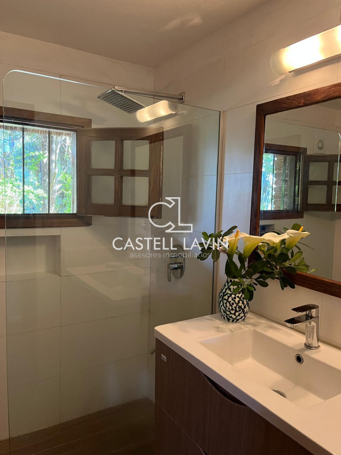 Casa ID.822 - Venta Casa 4 Dormitorios a metros de Playa Mansa Punta del Este