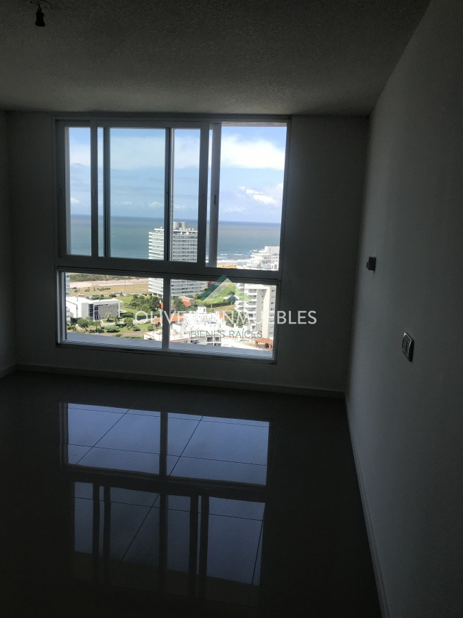 Apartamento ID.10418 - Apartamento en Torre One II. Al frente. unidad de 1 dormitorio en Punta del Este 