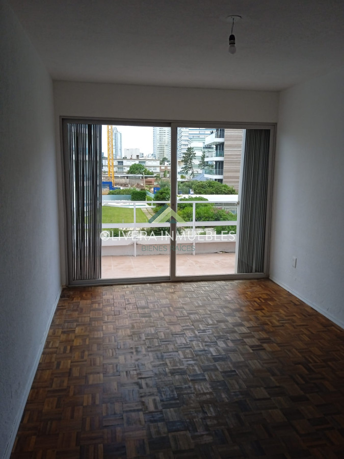 Apartamento ID.11634 - Apartamento en venta de 2 dormitorios en Punta Del Este 