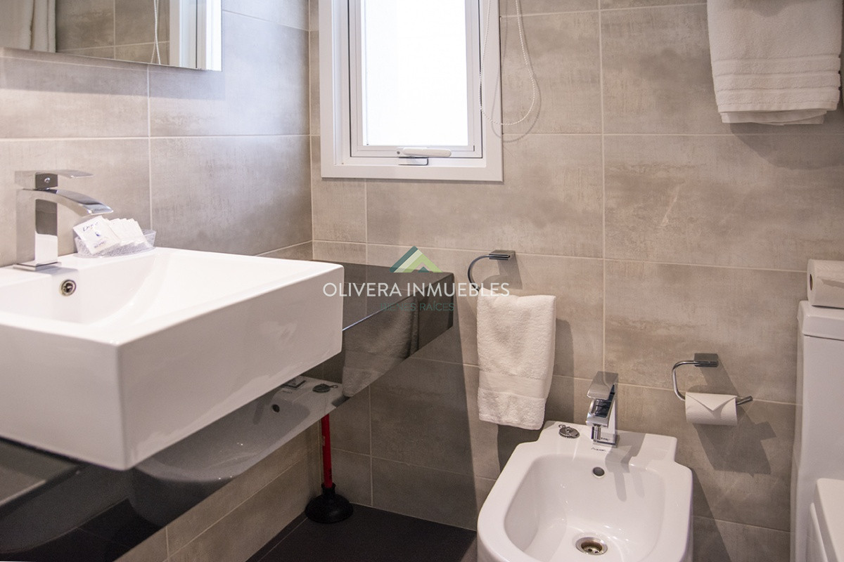 Apartamento ID.10248 - Vende apartamento. Edificio Bonaire. 3 dormitorios con servicios. Brava, Peninsula, Punta del Este