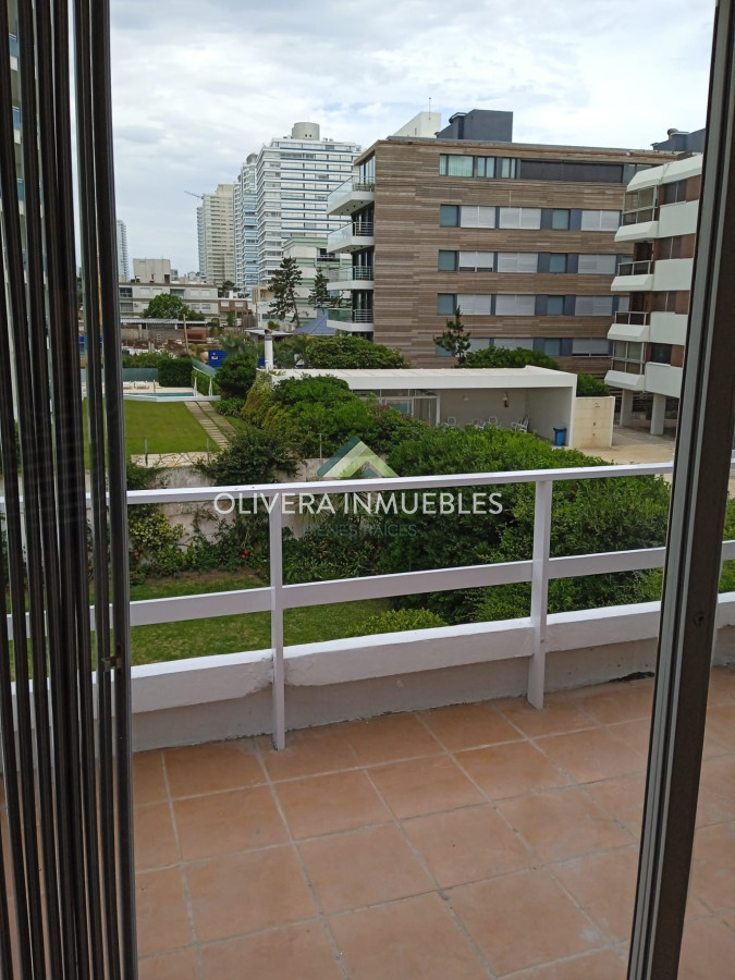 Apartamento ID.11634 - Apartamento en venta de 2 dormitorios en Punta Del Este 