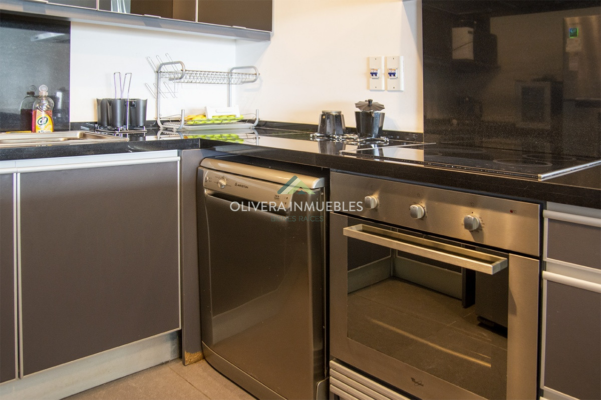 Apartamento ID.10248 - Vende apartamento. Edificio Bonaire. 3 dormitorios con servicios. Brava, Peninsula, Punta del Este