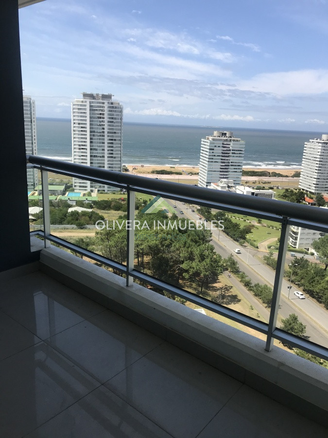 Apartamento ID.10418 - Apartamento en Torre One II. Al frente. unidad de 1 dormitorio en Punta del Este 