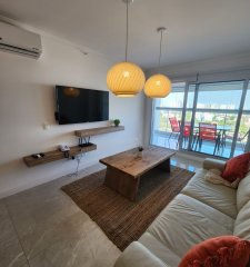 Venta Apartamento 2 dormitorios en Edificio de categoría, zona Mansa, Punta del Este
