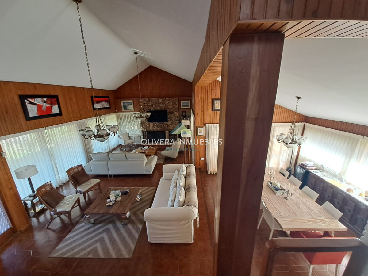 Casa ID.10344 - Casa de gran tamaño ubicada en zona de paz y tranquilidad.