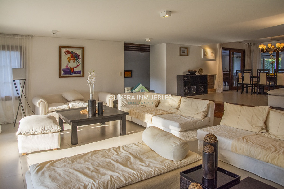 Casa ID.10346 - Casa de gran tamaño ubicada en zona privilegiada.