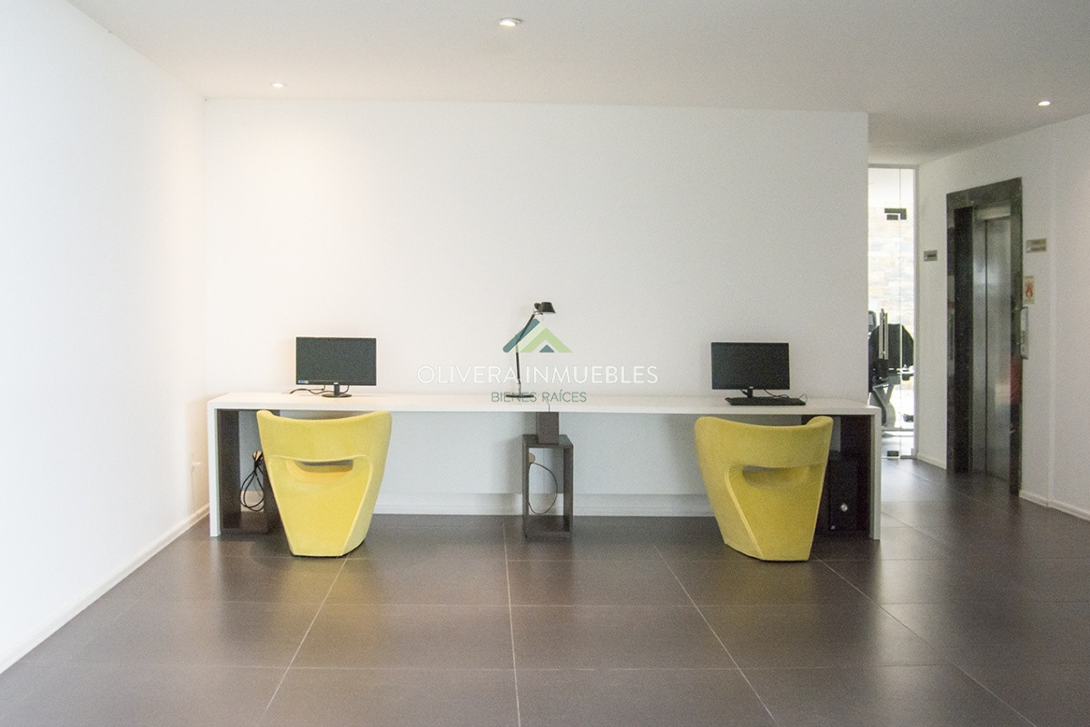 Apartamento ID.10248 - Vende apartamento. Edificio Bonaire. 3 dormitorios con servicios. Brava, Peninsula, Punta del Este