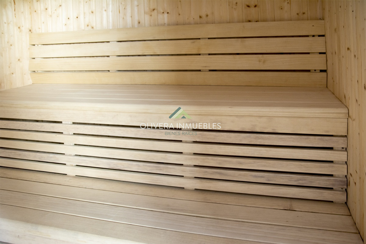 Apartamento ID.10248 - Vende apartamento. Edificio Bonaire. 3 dormitorios con servicios. Brava, Peninsula, Punta del Este