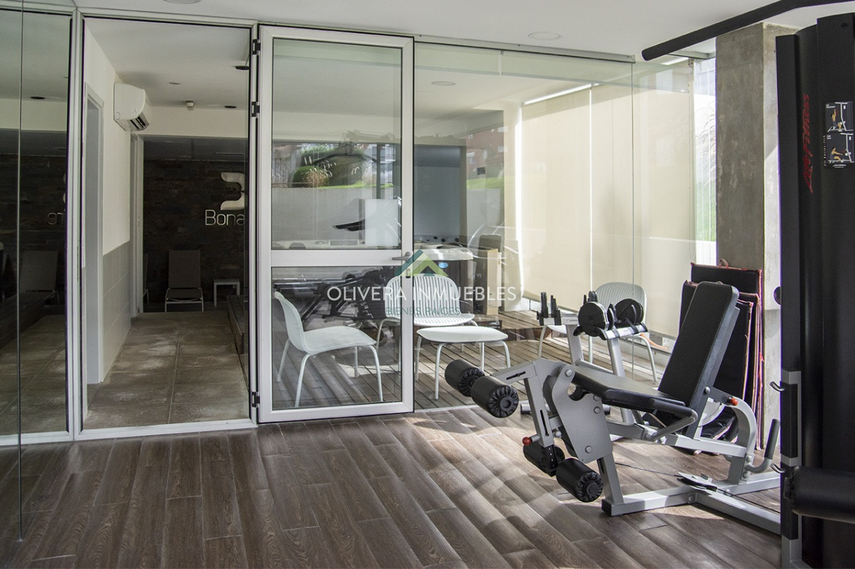 Apartamento ID.10248 - Vende apartamento. Edificio Bonaire. 3 dormitorios con servicios. Brava, Peninsula, Punta del Este