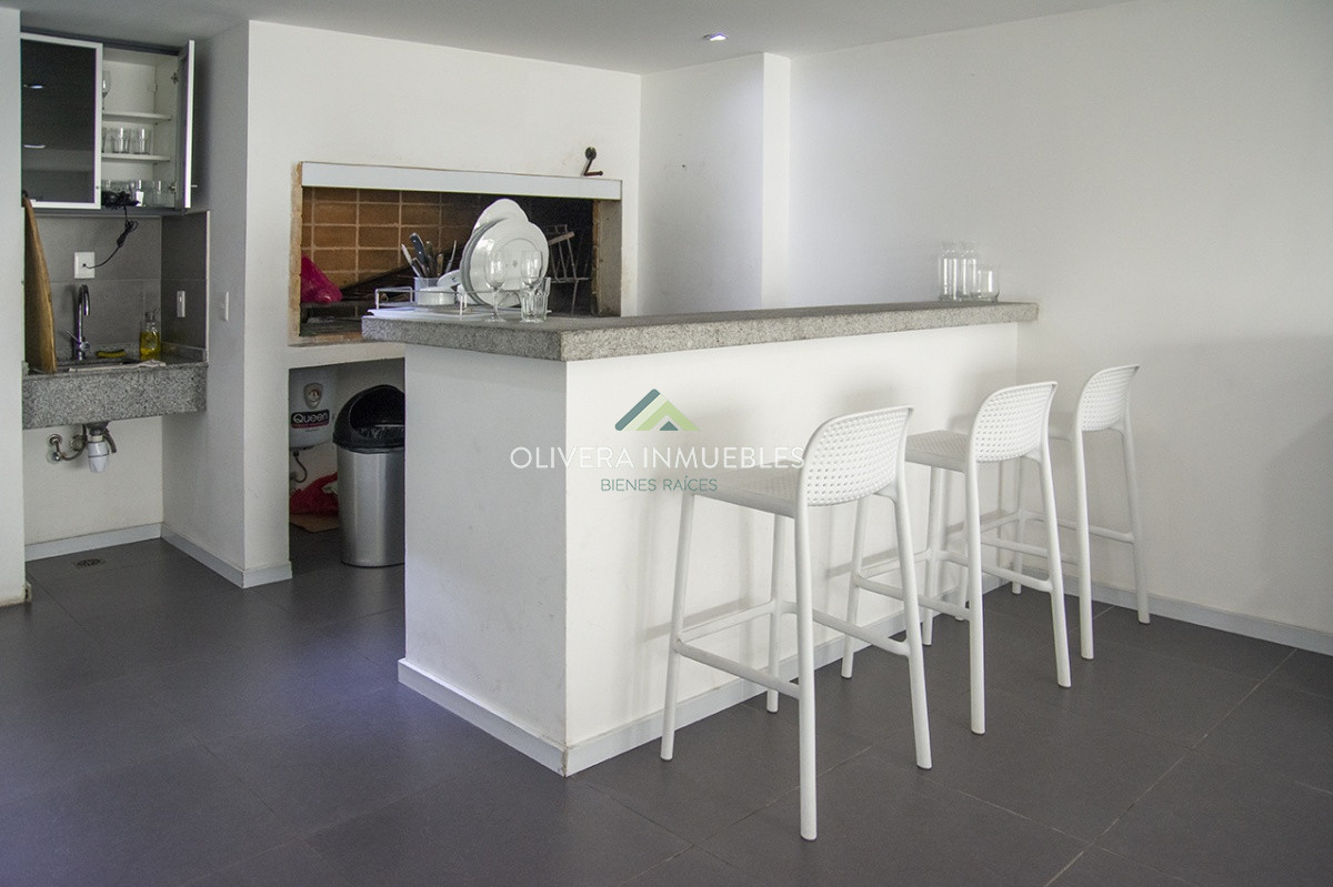 Apartamento ID.10248 - Vende apartamento. Edificio Bonaire. 3 dormitorios con servicios. Brava, Peninsula, Punta del Este