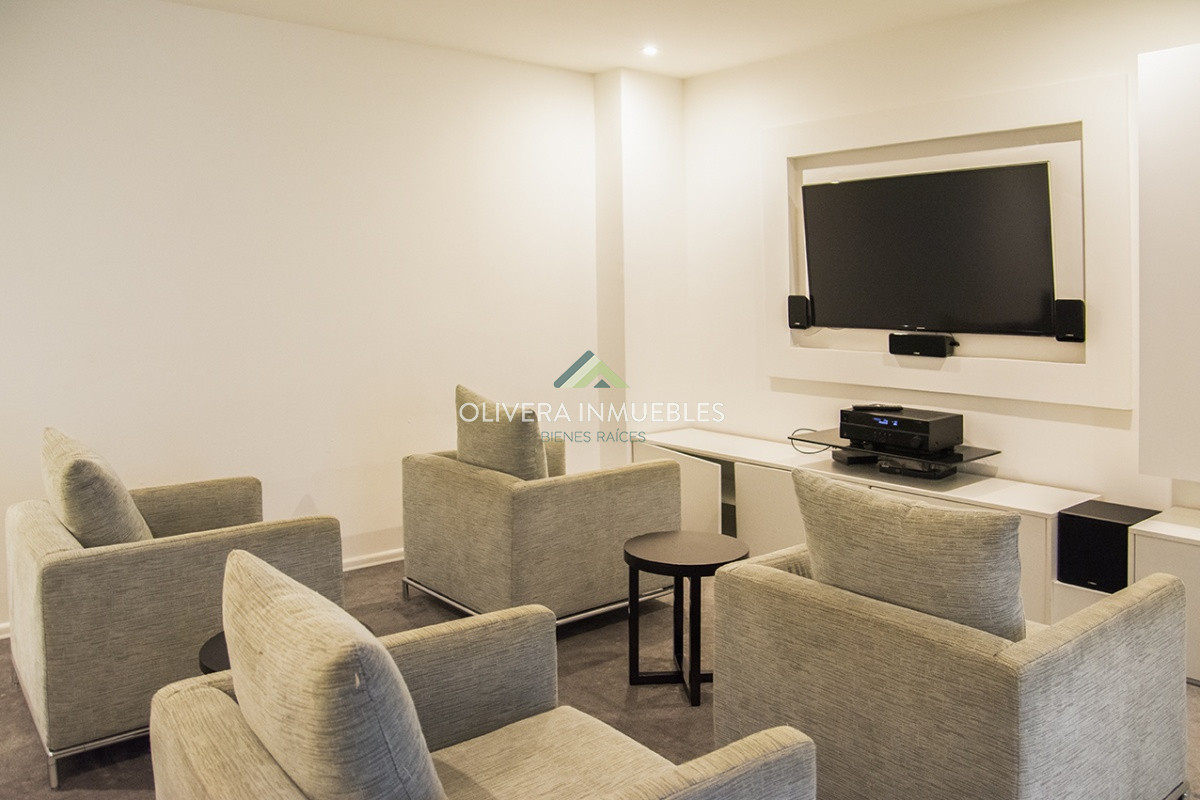 Apartamento ID.10248 - Vende apartamento. Edificio Bonaire. 3 dormitorios con servicios. Brava, Peninsula, Punta del Este