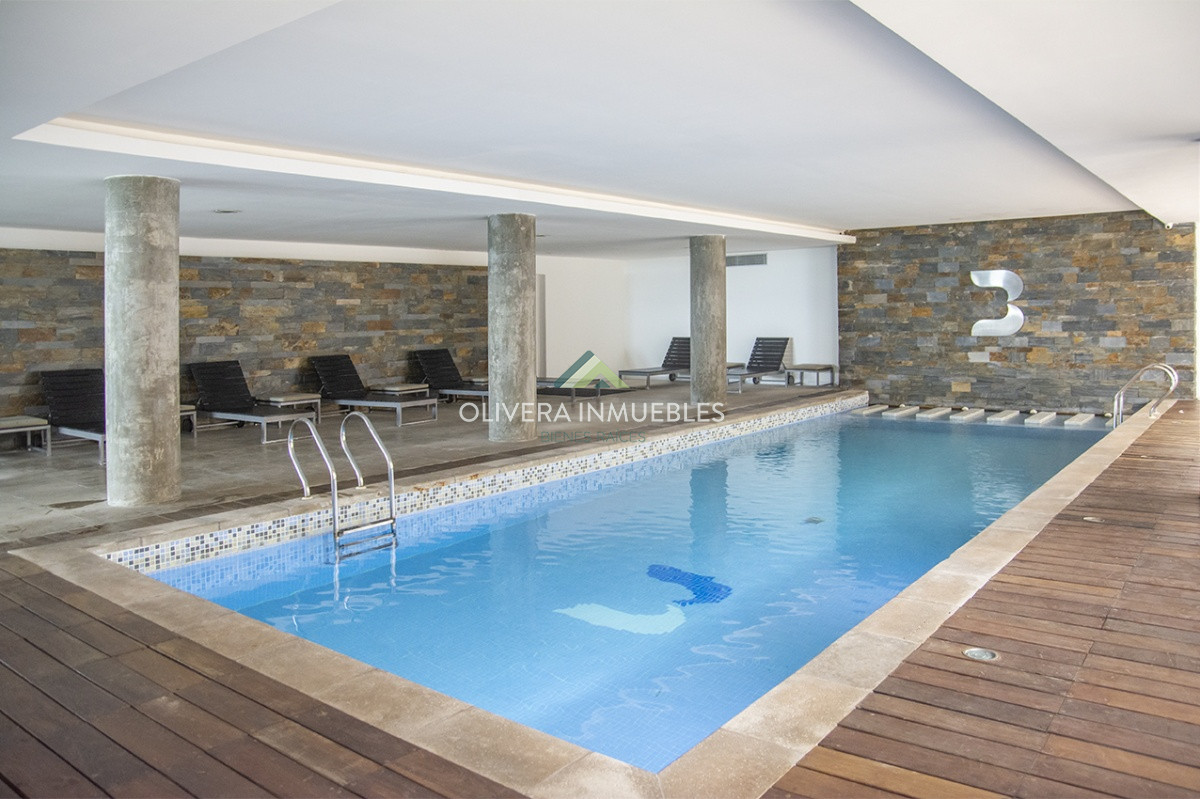 Apartamento ID.10248 - Vende apartamento. Edificio Bonaire. 3 dormitorios con servicios. Brava, Peninsula, Punta del Este