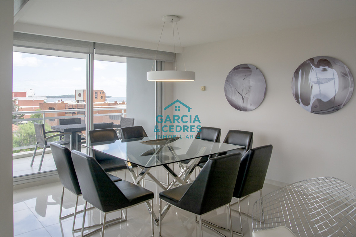 Apartamento ID.462 - Apartamento de 3 Dormitorios en Playa Mansa en venta  - A Pasos del Mar
